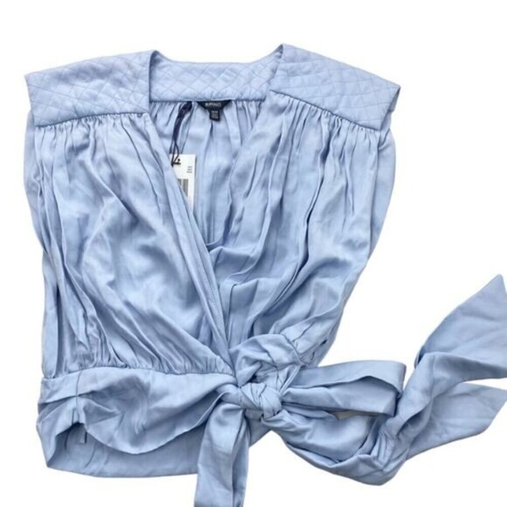NWT BUFFALO David Bitton Brittany Quilted Wrap Crop Top Sz Medium - Picture 3 of 7